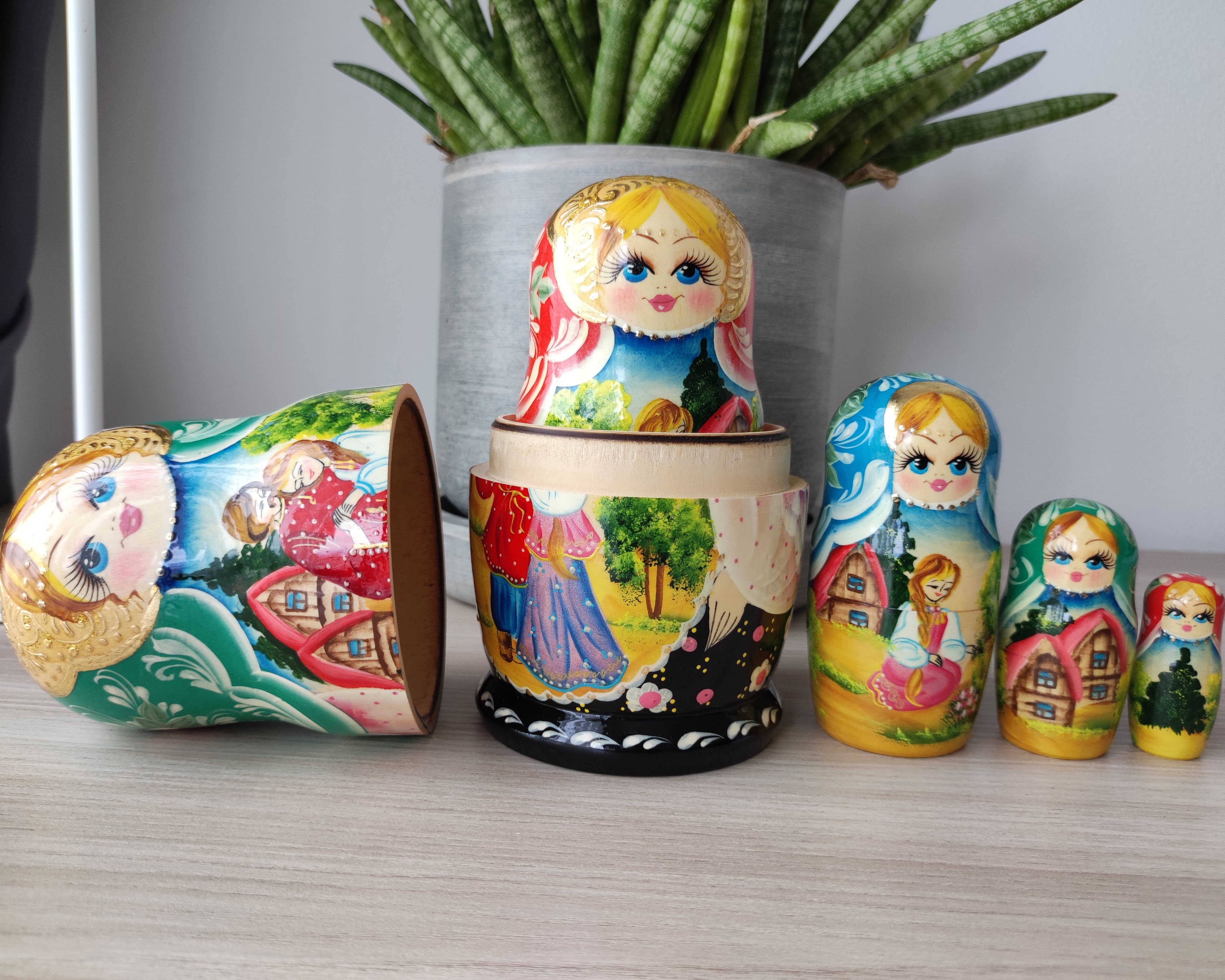 ตุ๊กตาแม่ลูกดกรัสเซีย (Matryoshka) - From Russia With Love "Love Peace"