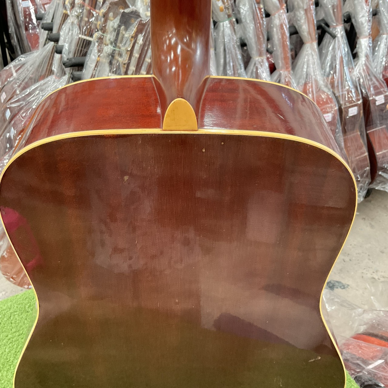 กีต้าร์โปร่ง YAMAHA : FG-200D