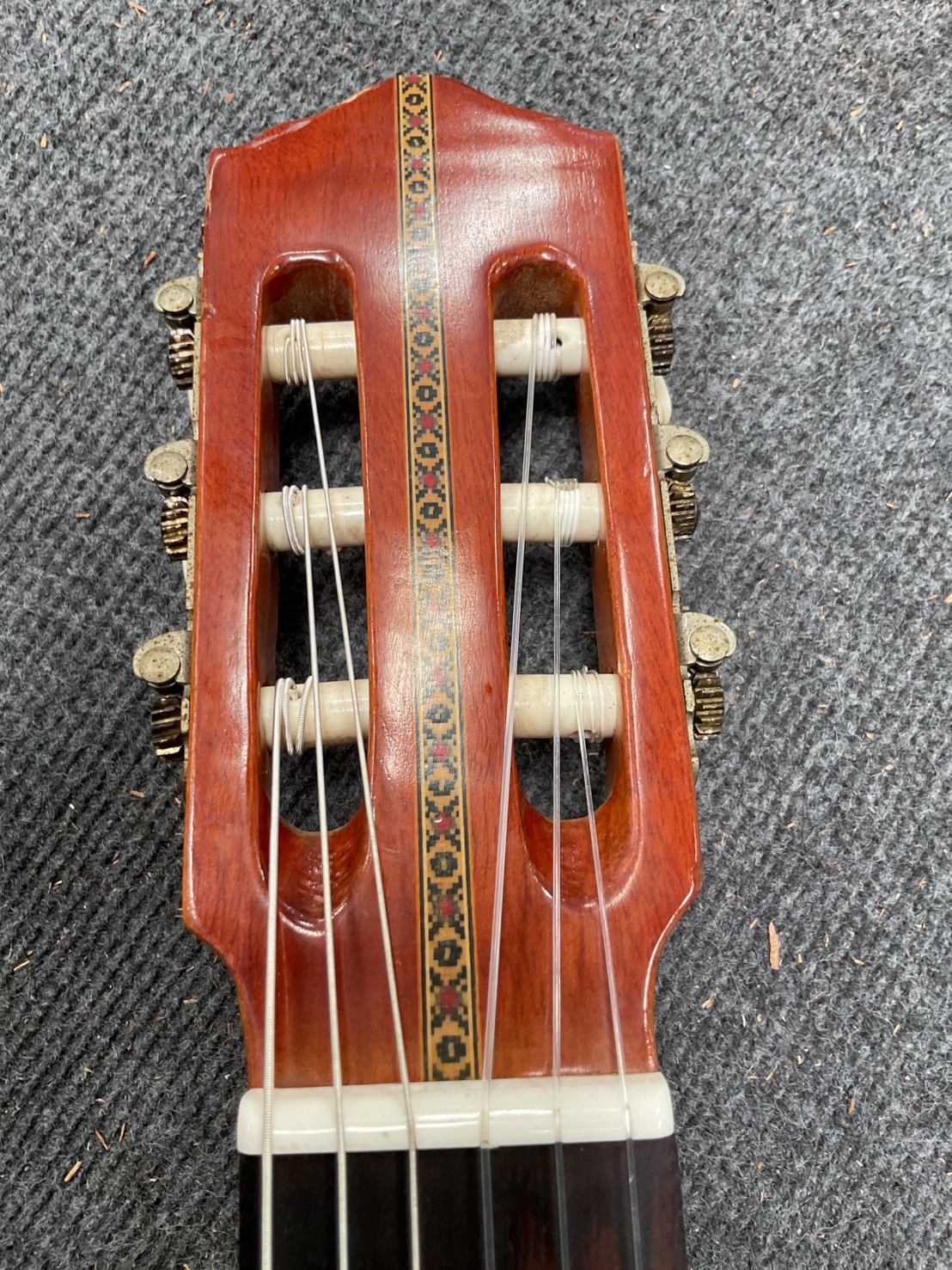 กีต้าร์คลาสสิค ZEN-ON GUT : No.70