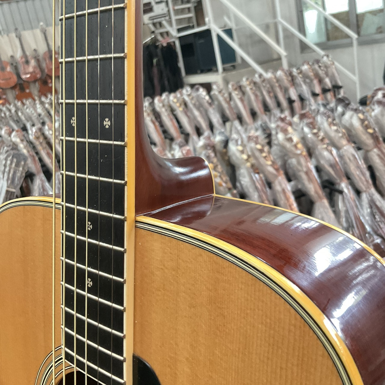 กีต้าร์โปร่ง YAMAHA : FG-252D