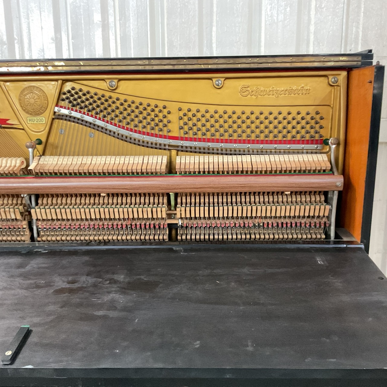 เปียโนอัพไลท์ Schweizerstein : HU-200