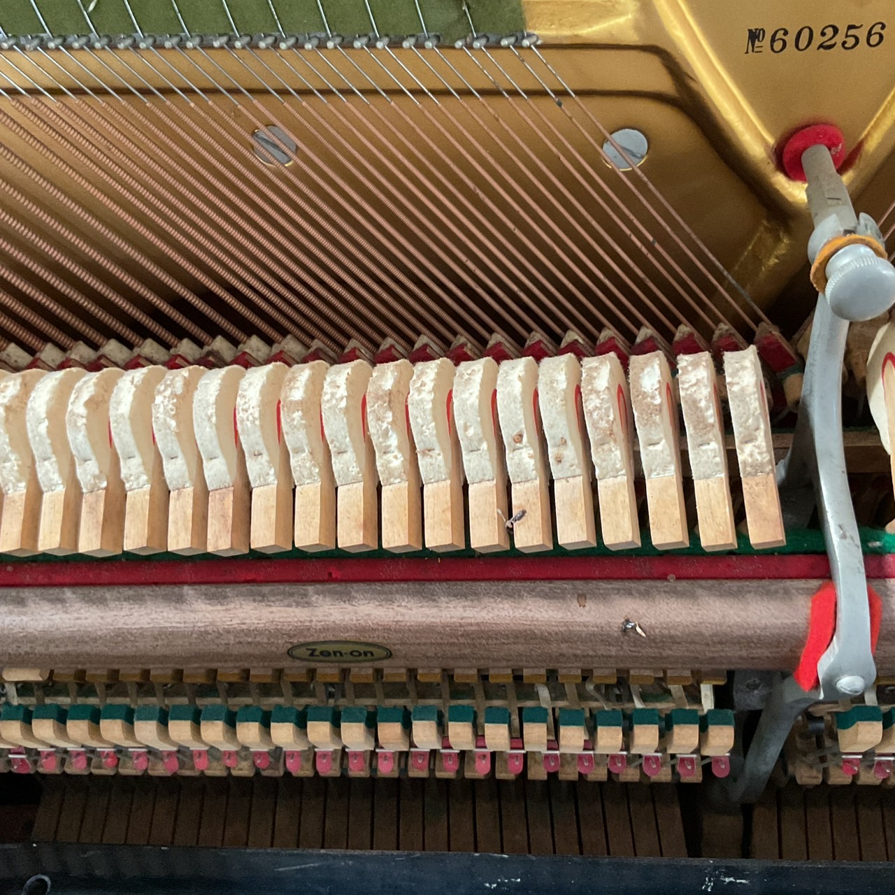 เปียโนอัพไลท์ VICTOR : VZ-20