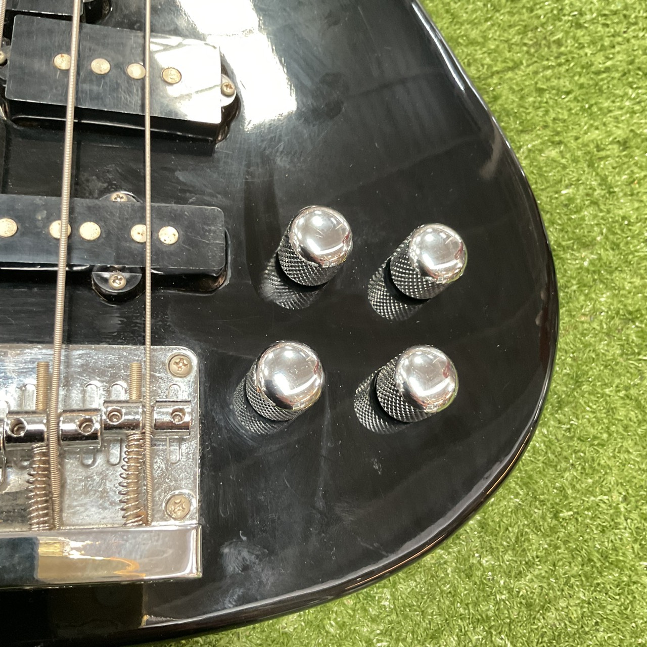 กีต้าร์เบส BUSKER'S