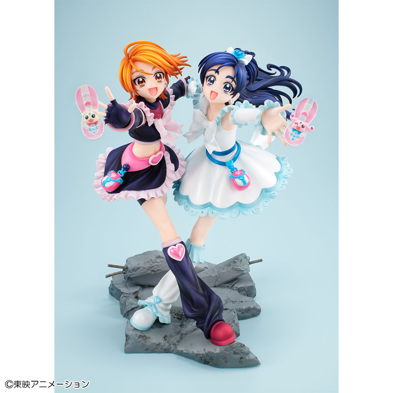 Lucrea Futari wa Pretty Cure Cure Black & Cure White Complete Figure(Pre-order)