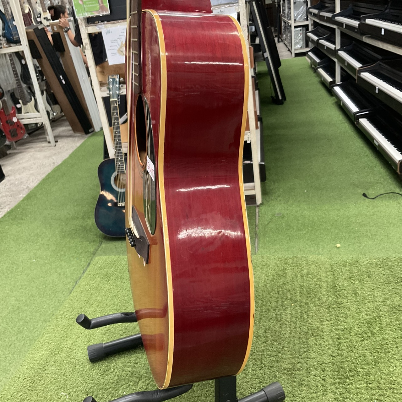 กีต้าร์โปร่ง Morales : MF150