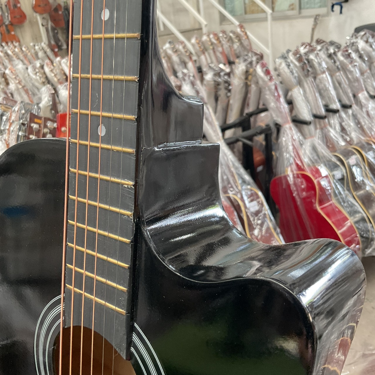 กีต้าร์โปร่ง Chelldee