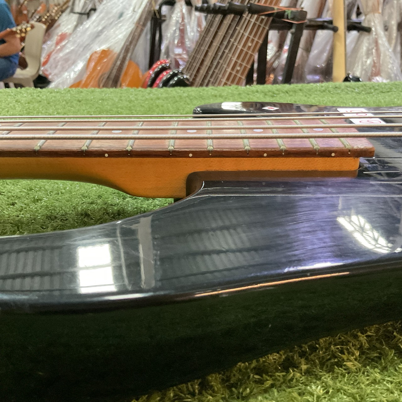 กีต้าร์เบส FERNANDES