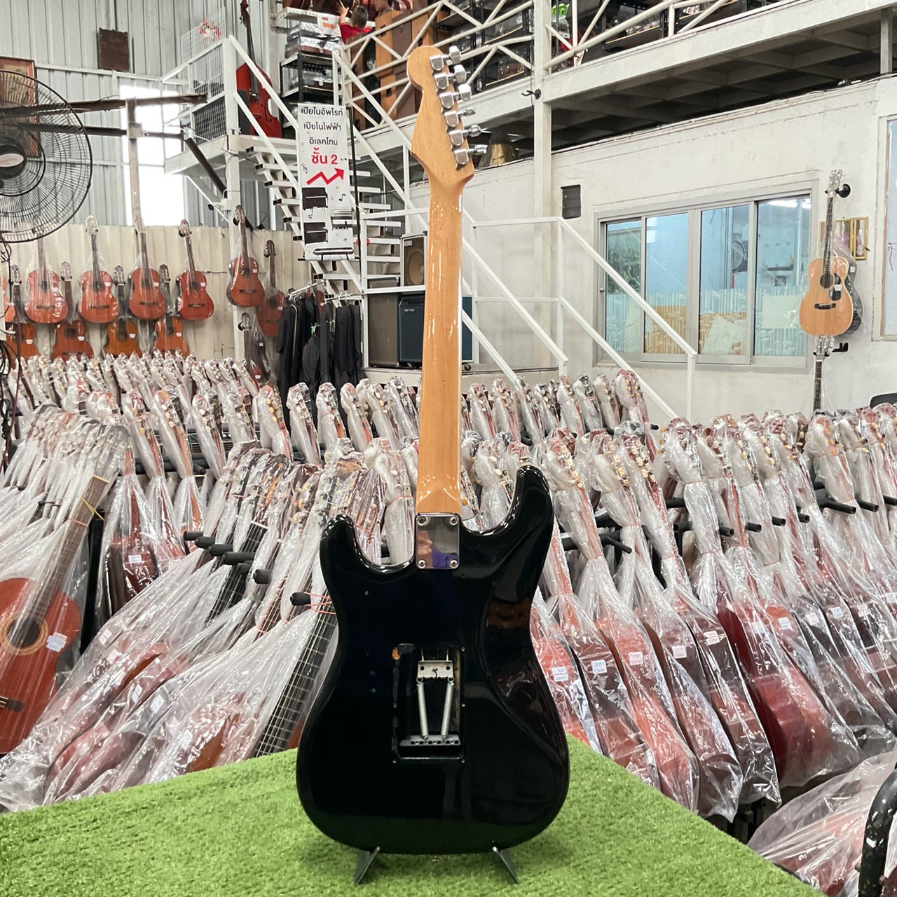 กีต้าร์ไฟฟ้า BUSKER'S