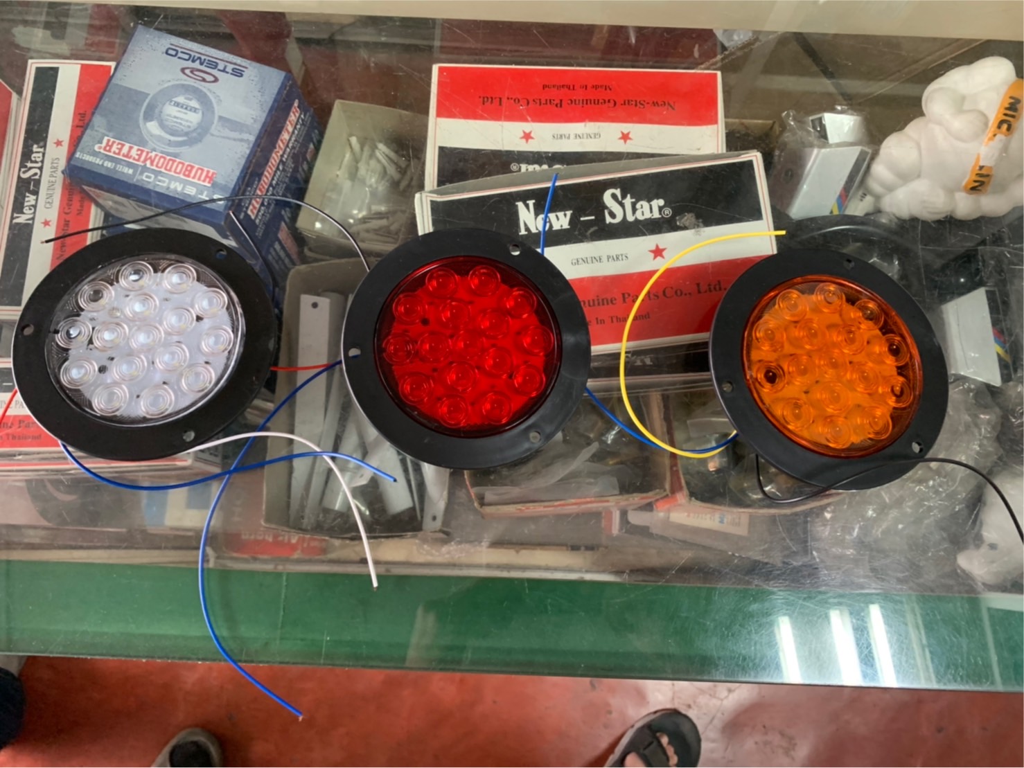 ไฟสัญญาน LED 4 นิ้ว ขอบพลาสติค 12V 24V แดง ส้ม ขาว