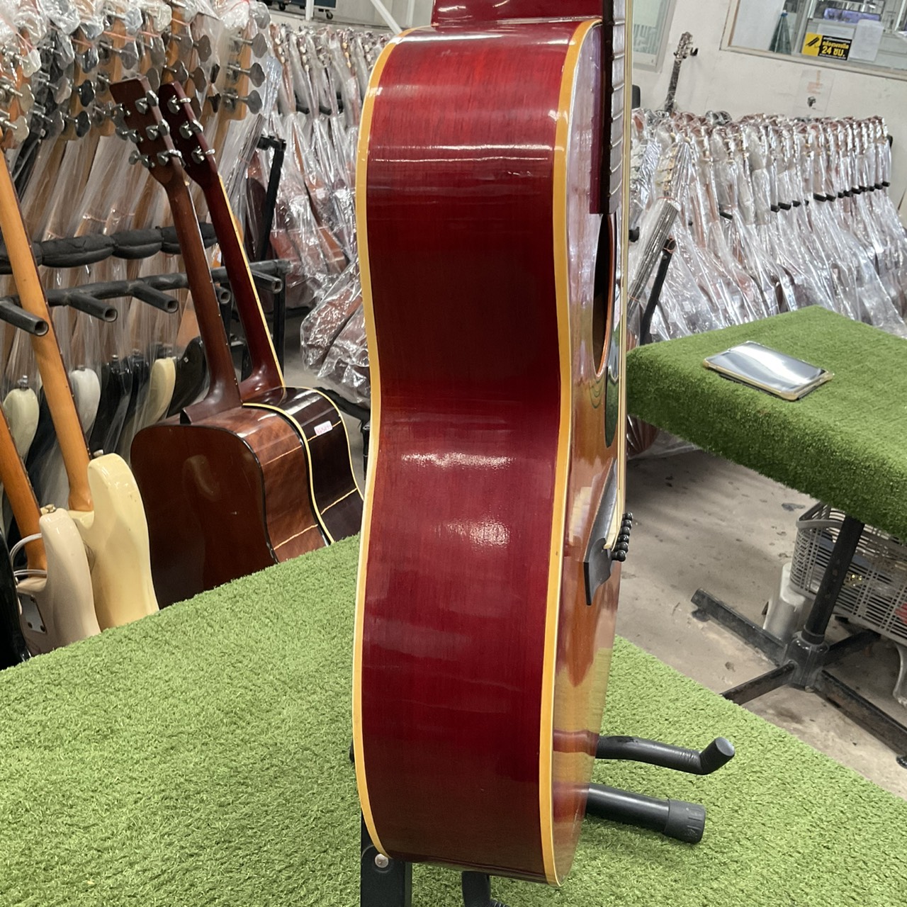 กีต้าร์โปร่ง Morales : MF150