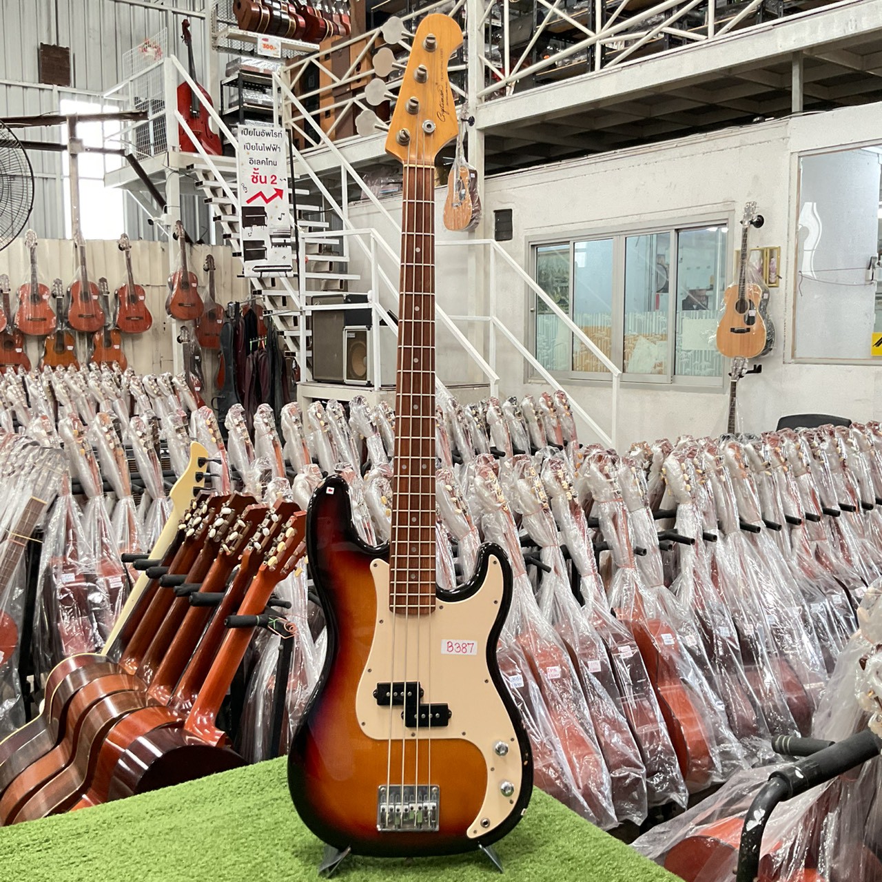 กีต้าร์เบส Craftsman : TRADITIONAL