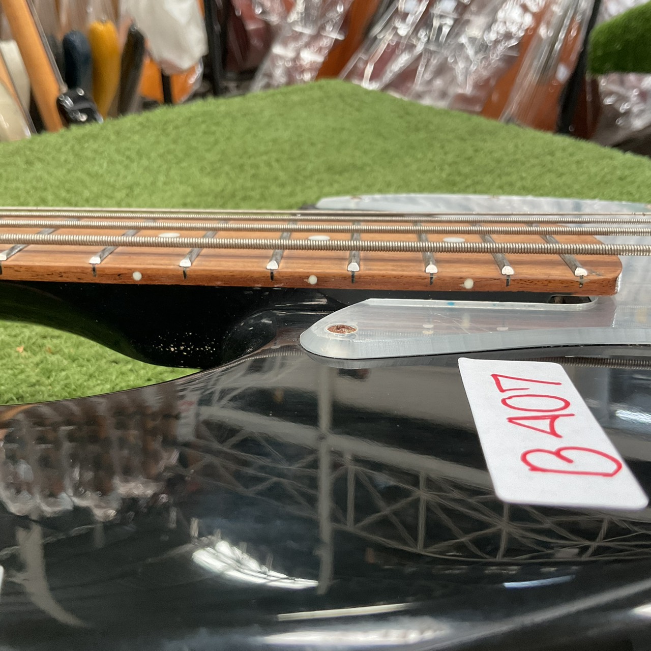 กีต้าร์เบส BUSKER'S