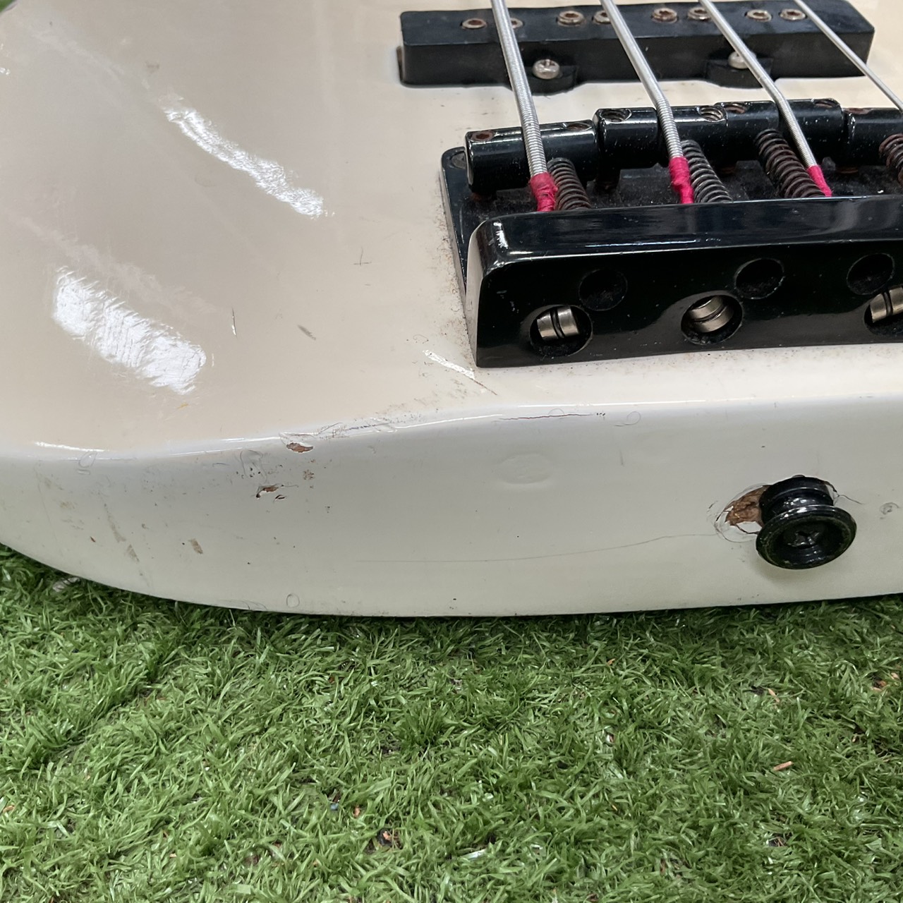 กีต้าร์เบส STRAINER : JS