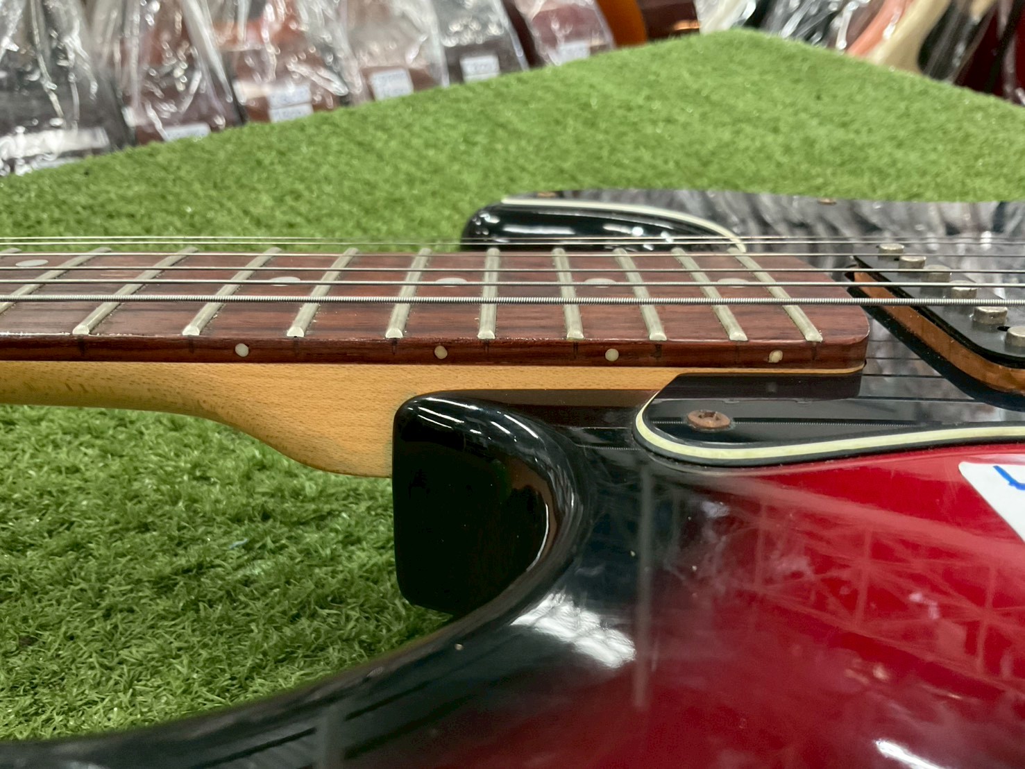 กีต้าร์ไฟฟ้า Legend