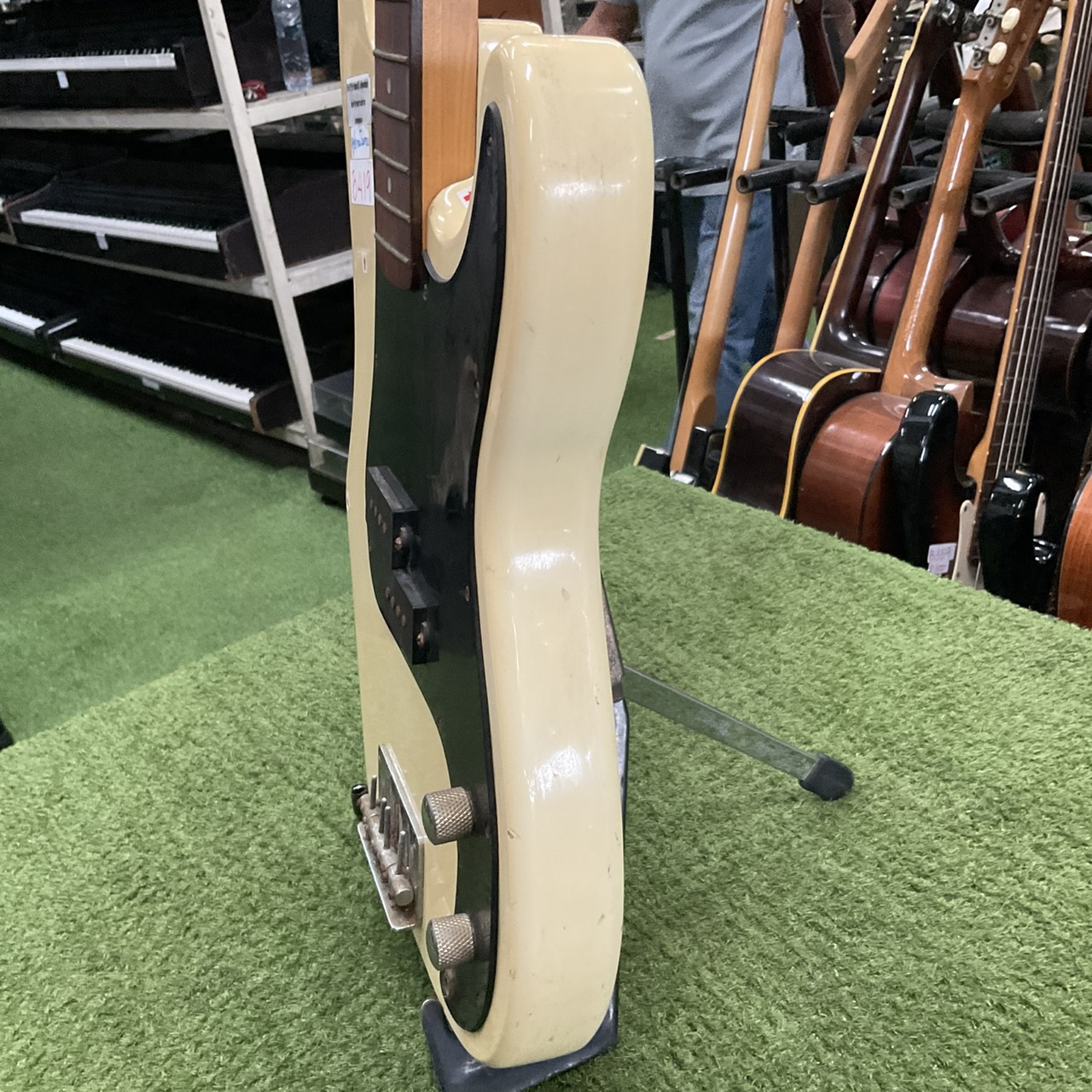 กีต้าร์เบส Birth สินค้าไม่พร้อมใช้งาน (ต้องซ่อม)