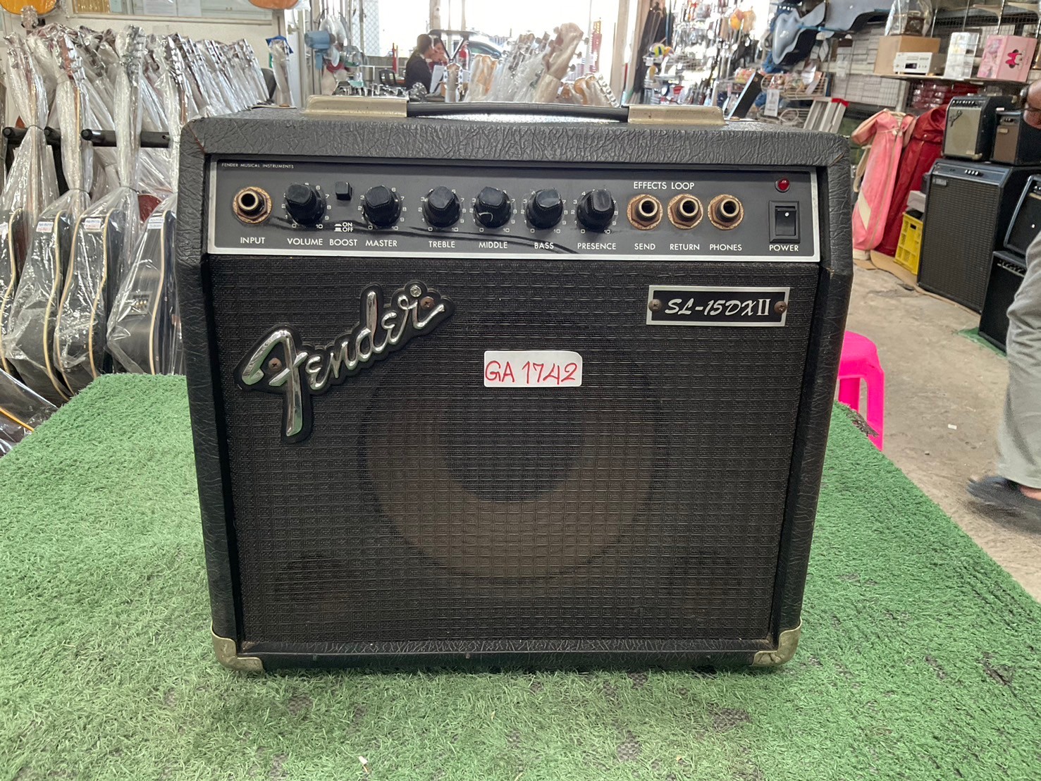 แอมป์กีต้าร์ Fender : SL-15DX II