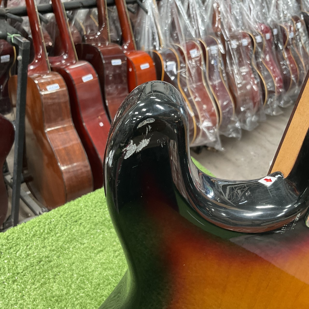 กีต้าร์ไฟฟ้า BUSKER'S