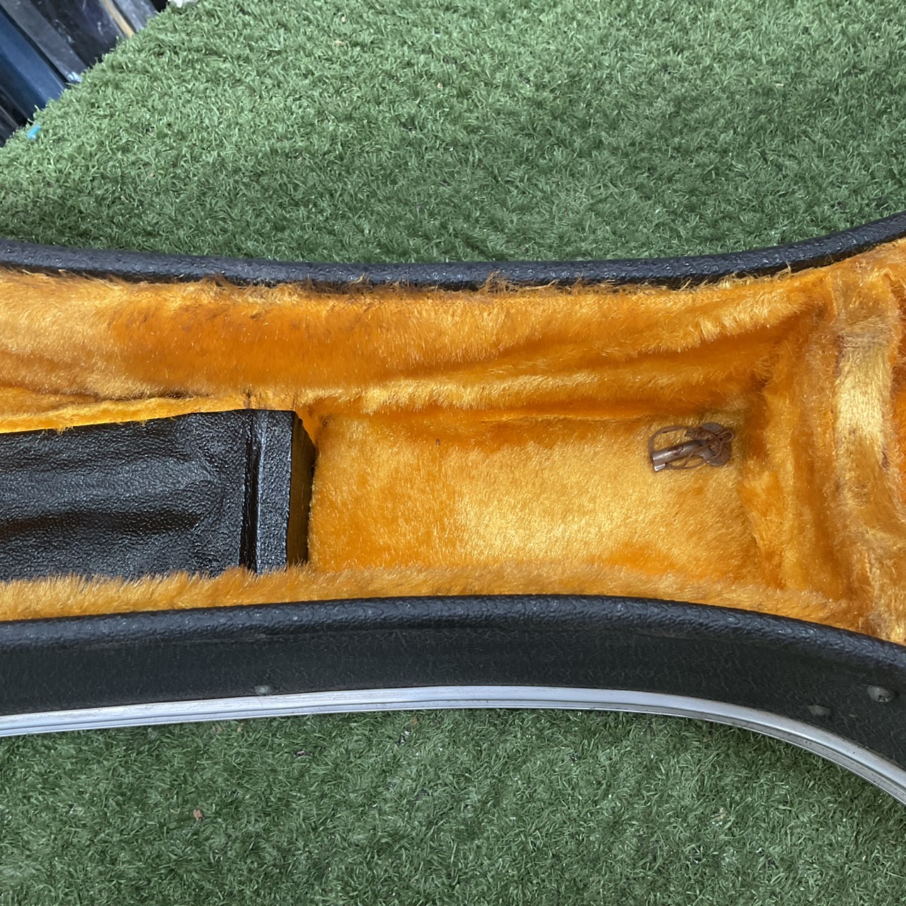 กล่องเคสกีต้าร์คลาสสิค