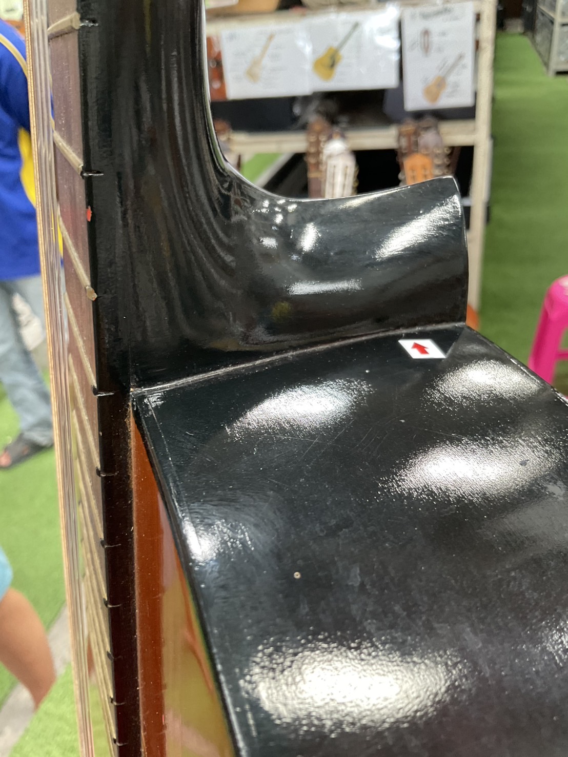 กีต้าร์คลาสสิค ยี่ห้อตามภาพ