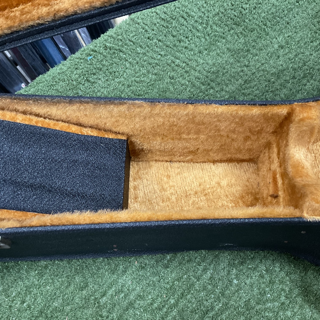 กล่องเคสกีต้าร์โปร่ง TAKASHI