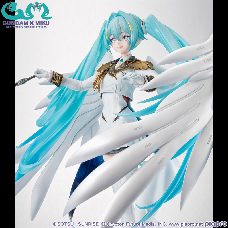 Lucrea Mobile Suit Gundam 45th Anniversary x Hatsune Miku Hatsune Miku x Wing Gundam Zero EW Complete Figure(Pre-order)