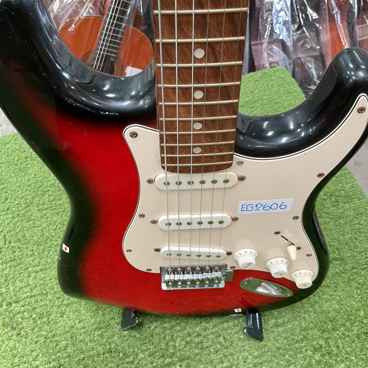 กีต้าร์ไฟฟ้า Mavis