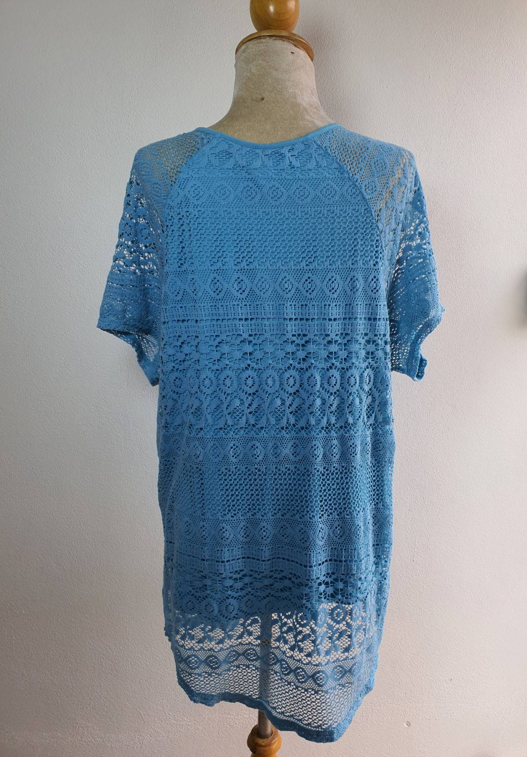 FF03919 เสื้อผ้ามือสอง สีฟ้า แบรนด์ CHAPS อก42-45 นิ้ว