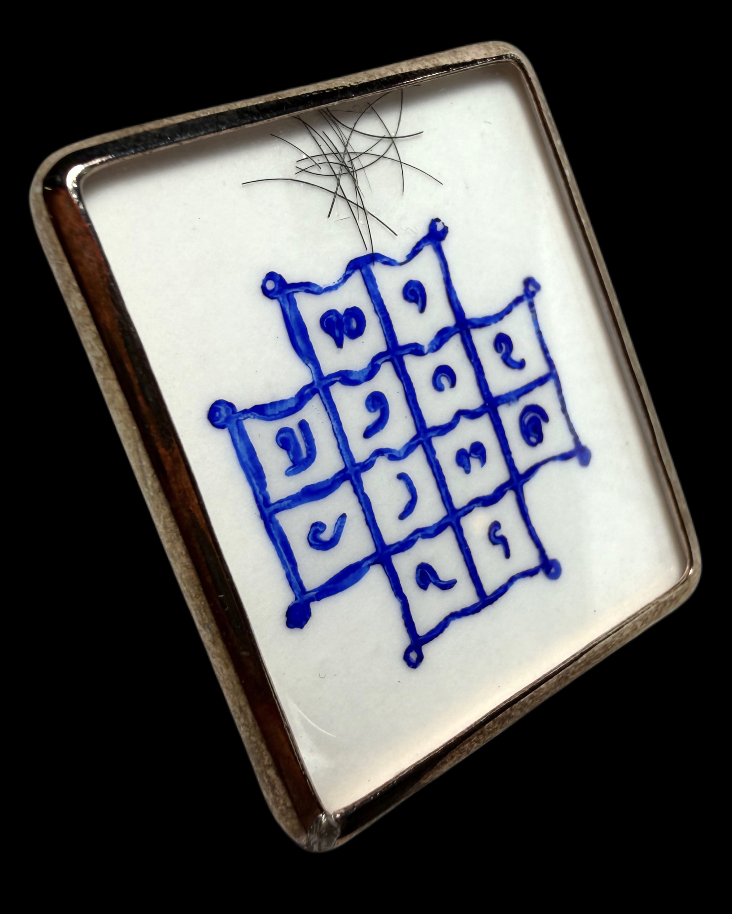 รูปถ่ายหลวงพ่อชำนาญฟิล์มกระจกโบราณ (รุ่น:กองบุญกฐิน2568,หลังเกศา) Luang Por Chamnan’s Wet-Plate Collodion Portrait. (series:kathina merit fund 2568,with Luang Por Chamnan’s hairs) SKU-04065