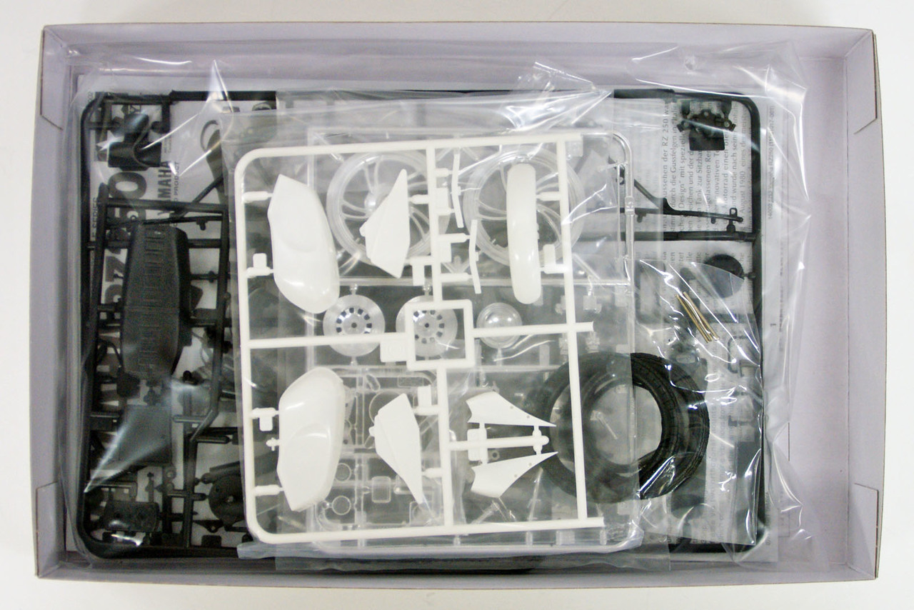 โมเดลมอเตอร์ไซด์ทามิย่า ขนาด 1/12 Tamiya TA14002 Yamaha RZ250