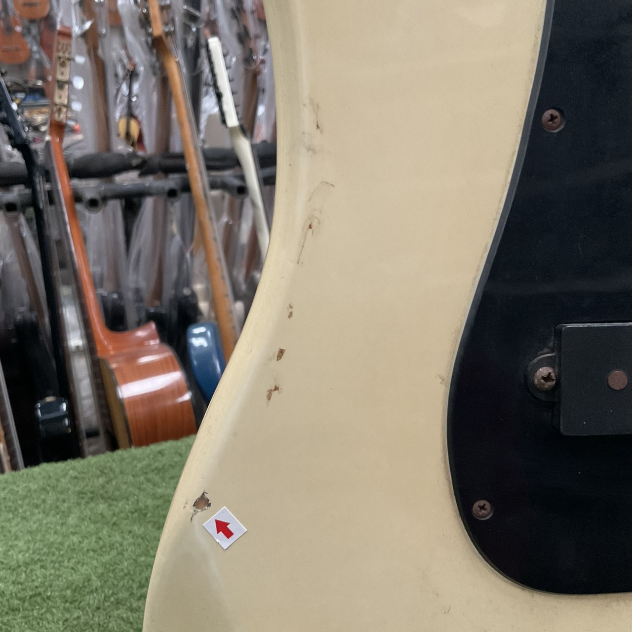 กีต้าร์เบส Birth สินค้าไม่พร้อมใช้งาน (ต้องซ่อม)