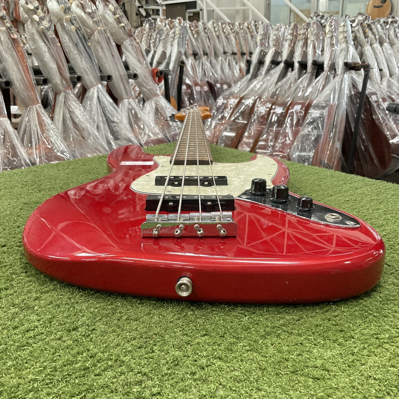 กีต้าร์เบส Legend