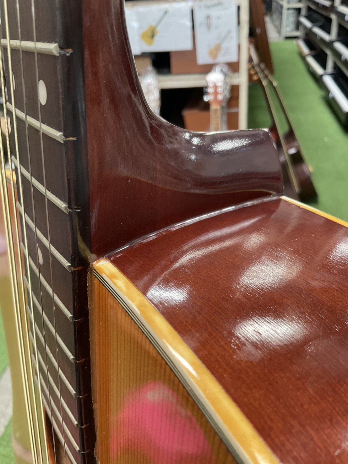 กีต้าร์โปร่ง Phenix : W130