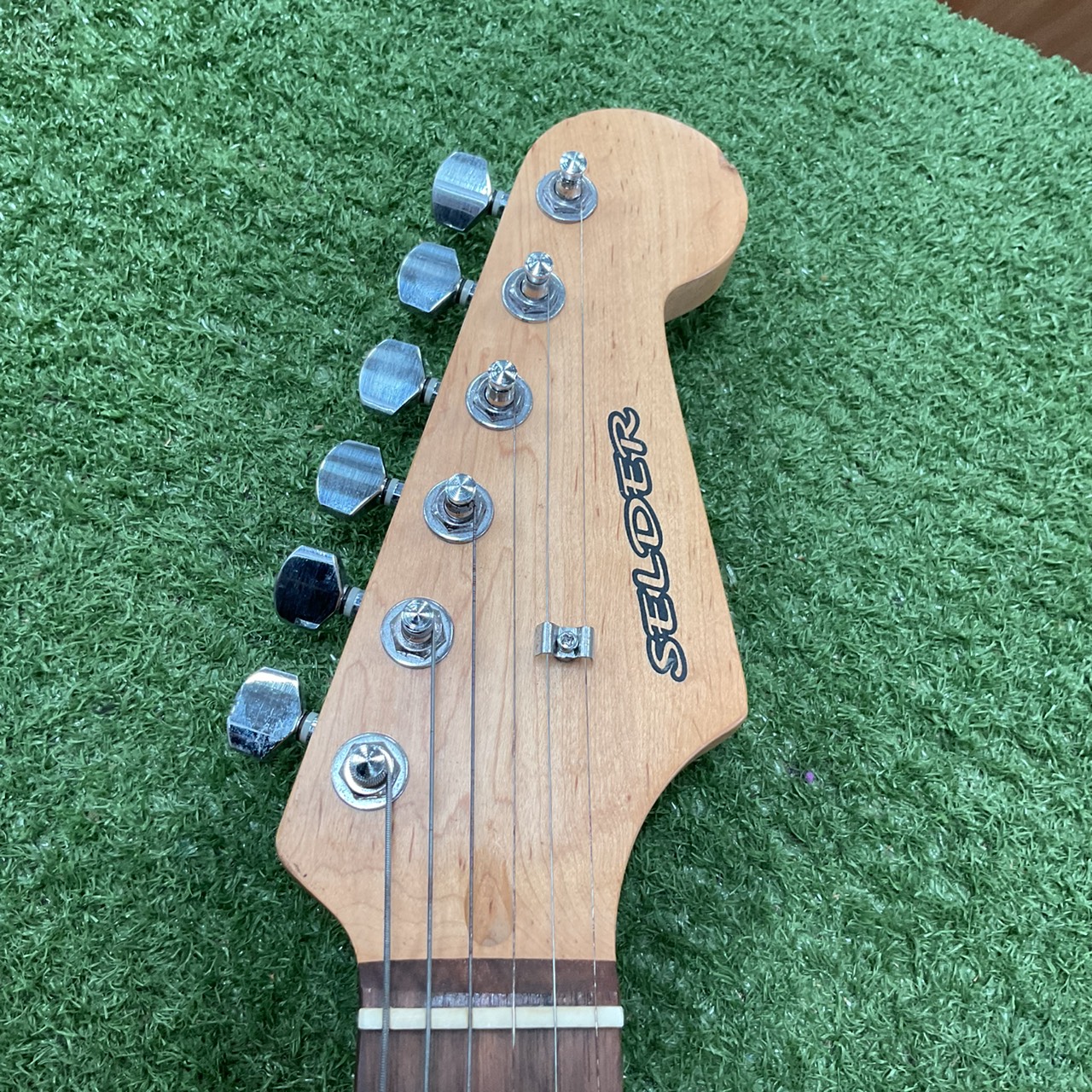 กีต้าร์ไฟฟ้า SELDER