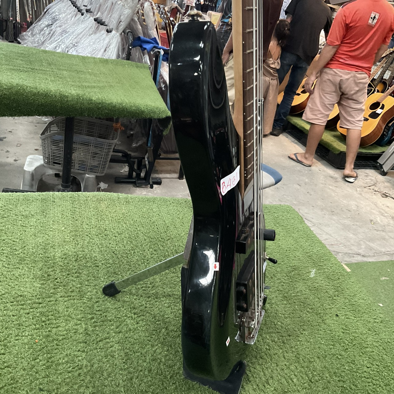 กีต้าร์เบส Aria Pro II