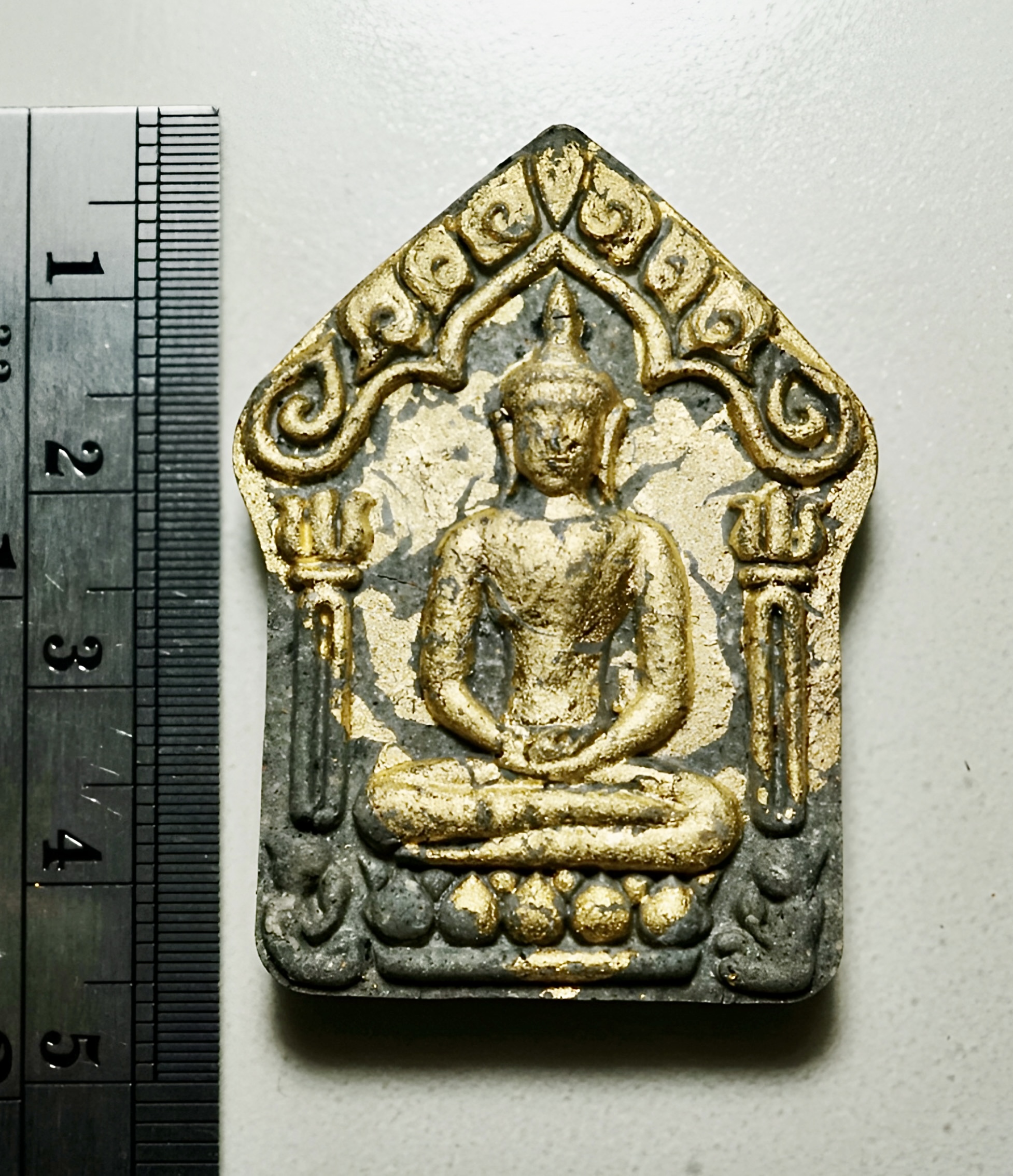 พระขุนแผนผงพิเศษ (รุ่น:เสาร์๕เดือน๕,พิมพ์ใหญ่,ปิดทอง) Mystic Powder Khun Phaen. (series:Saturday 5/5,large-sized,gold-leaf-gilded) SKU-03851