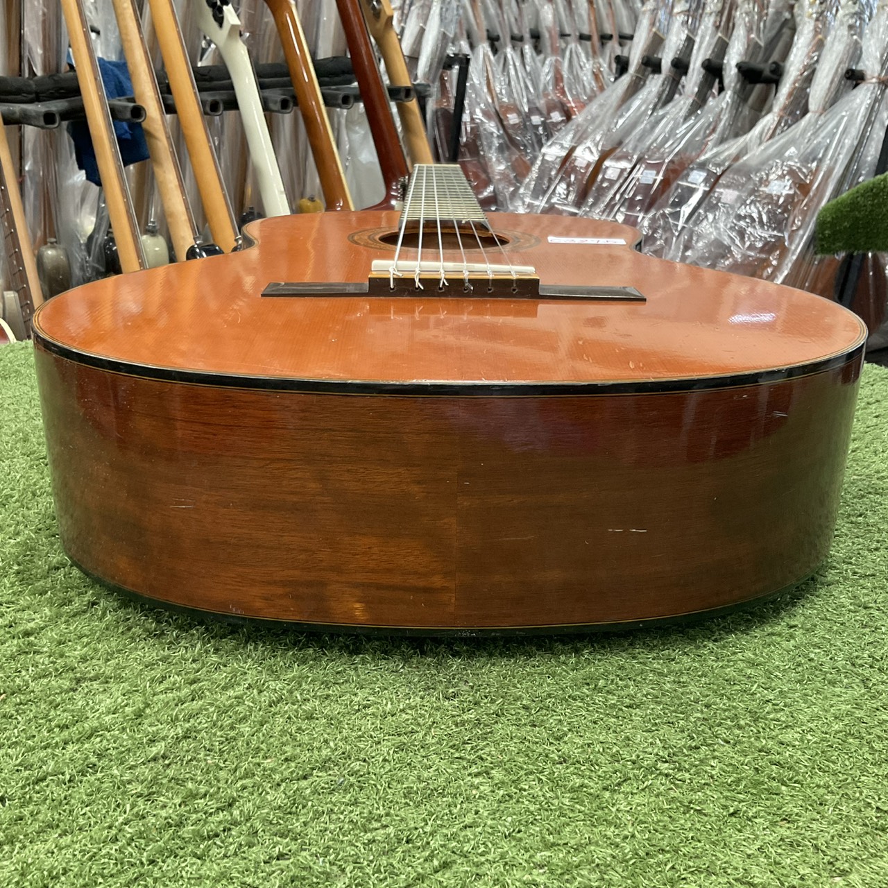 กีต้าร์คลาสสิค YAMAHA : C-180