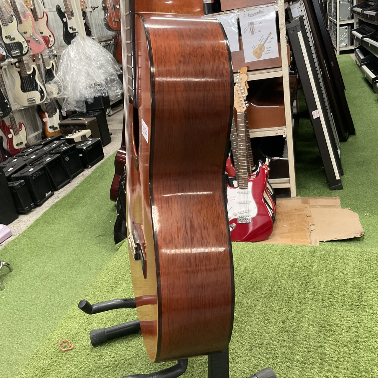 กีต้าร์คลาสสิค Aria : AC10