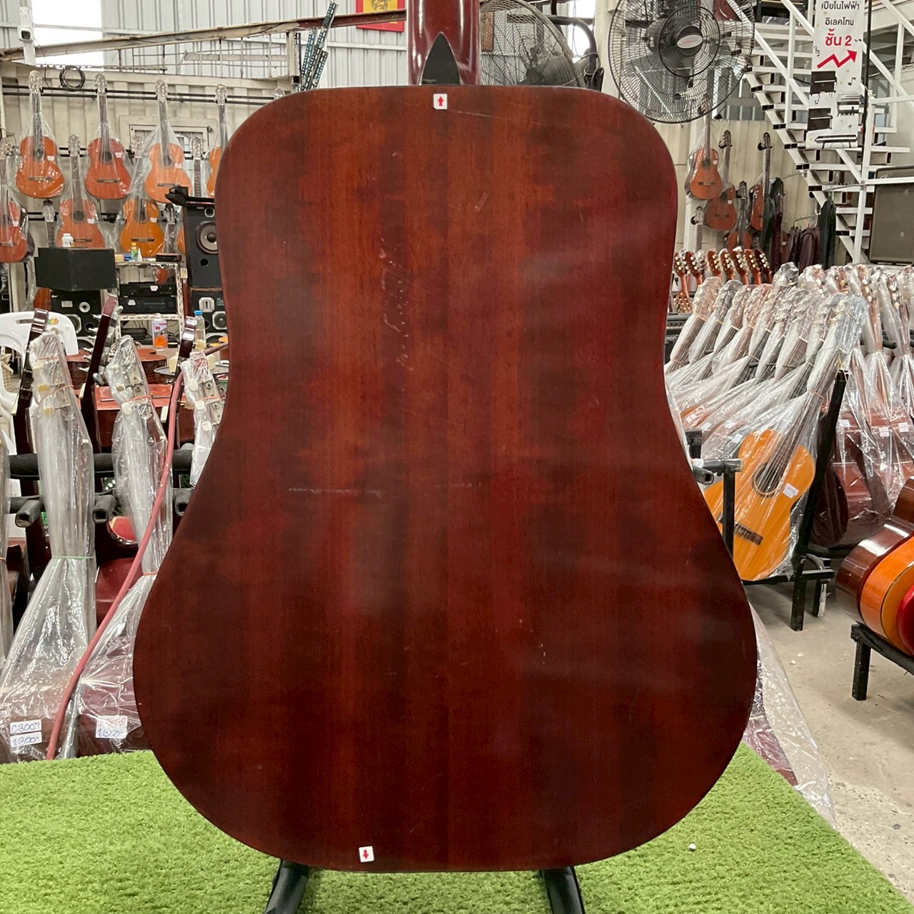 กีต้าร์โปร่ง Ariana : A790