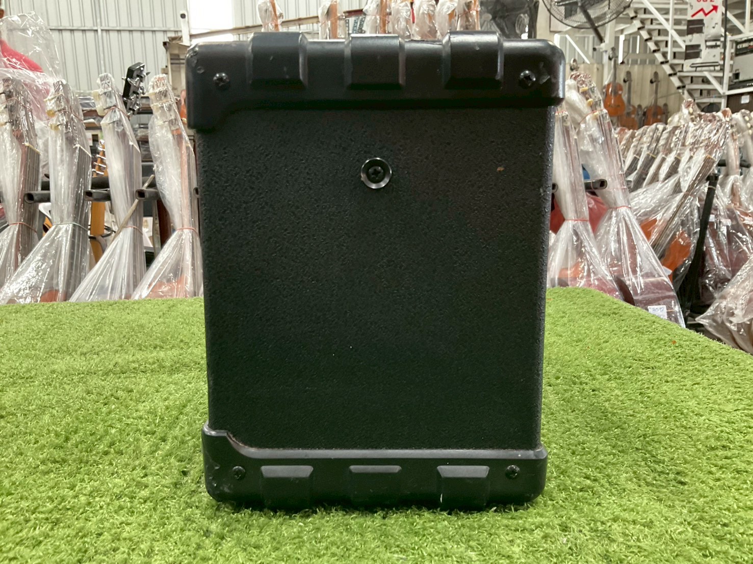 แอมป์กีต้าร์ Roland : MICRO CUBE