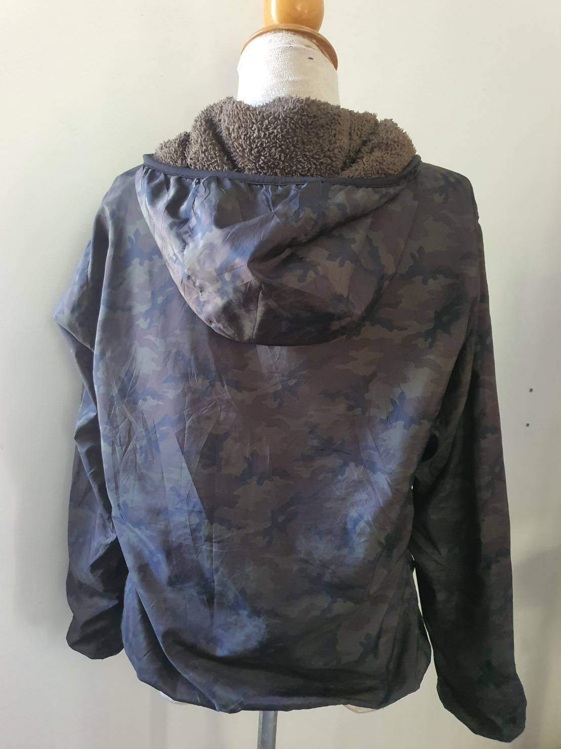 FF06473 เสื้อคลุมมีฮูด สีน้ำตาล มือสอง ใส่ได้2ด้าน อก 38 นิ้ว