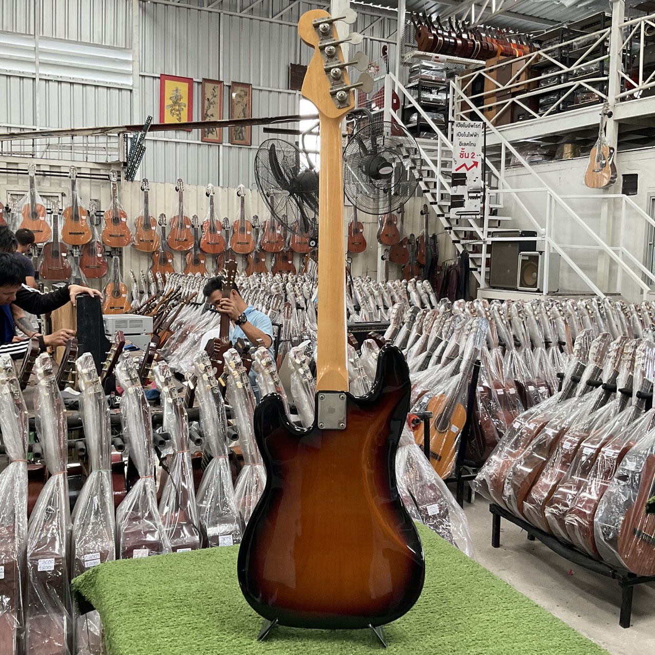 กีต้าร์เบส BROTHERS