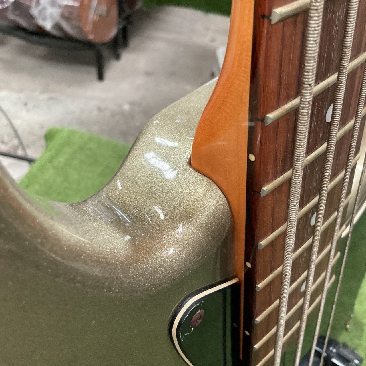 กีต้าร์เบส Legend