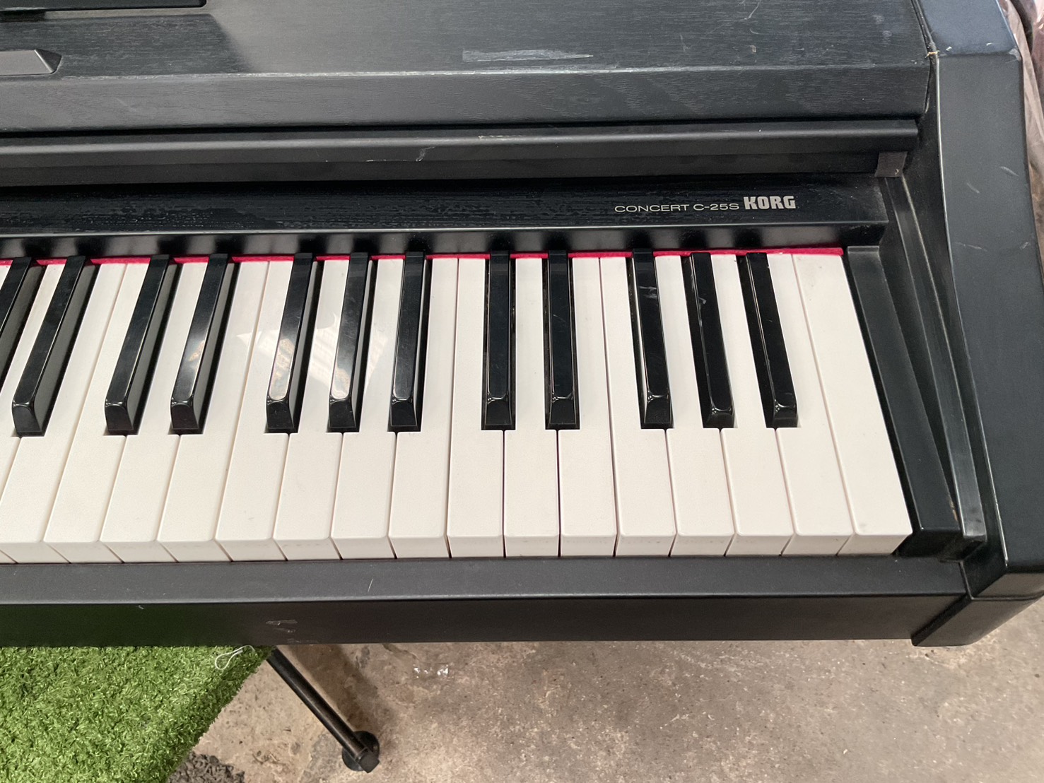 เปียโน KORG : C-25S สินค้าไม่พร้อมใช้งาน (ต้องซ่อม)