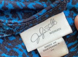 ขายแล้วจ้า FF04526 เสื้อผ้ามือสอง สีน้ำเงินดำ แบรนด์ อก 60-70 นิ้ว