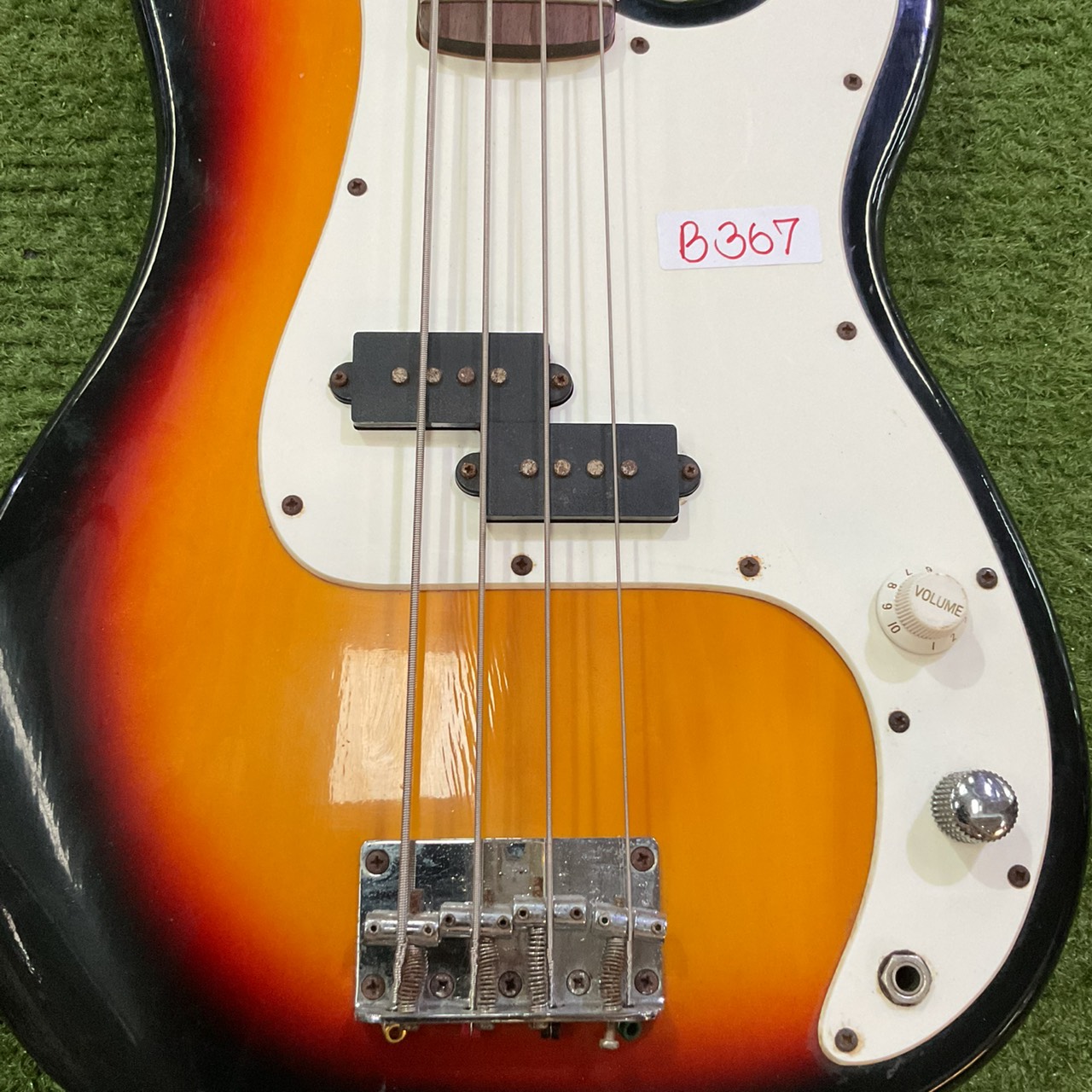 กีต้าร์เบส Legend