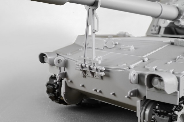 โมเดลปืนใหญ่อัตราจร Kinetic Model 1/35 KI-K61006 M109A2 Self propelled howitzer