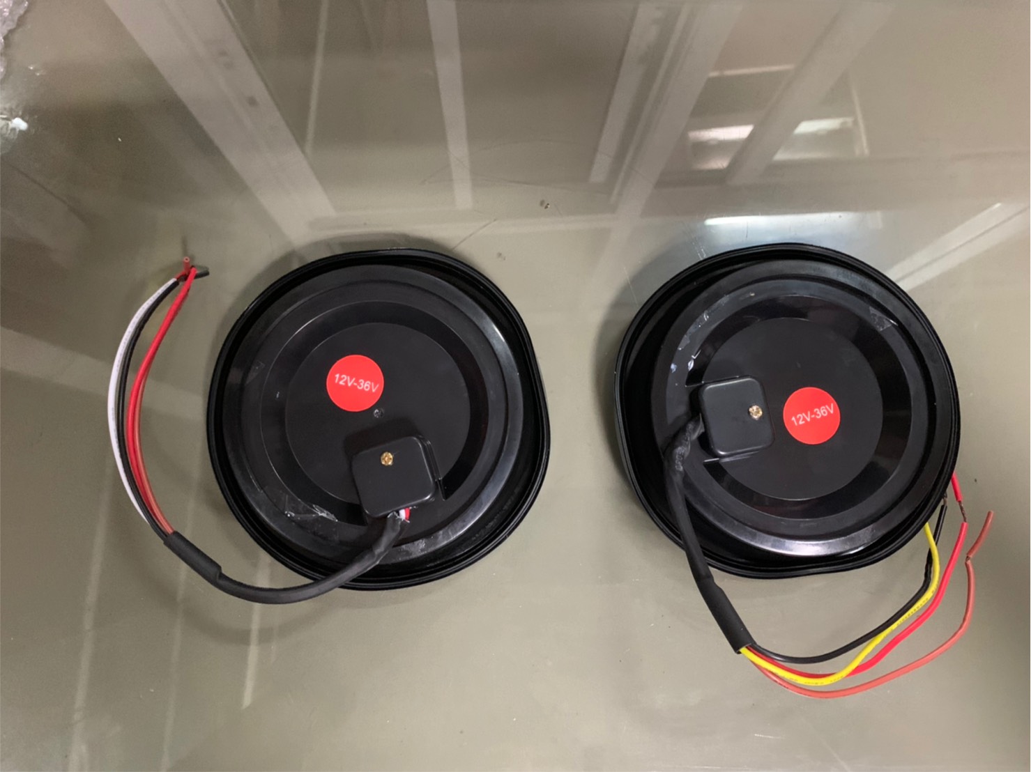 ไฟท้าย LED 2 สี 12V/24V เบรค-เลี้ยว เบรค-ถอย