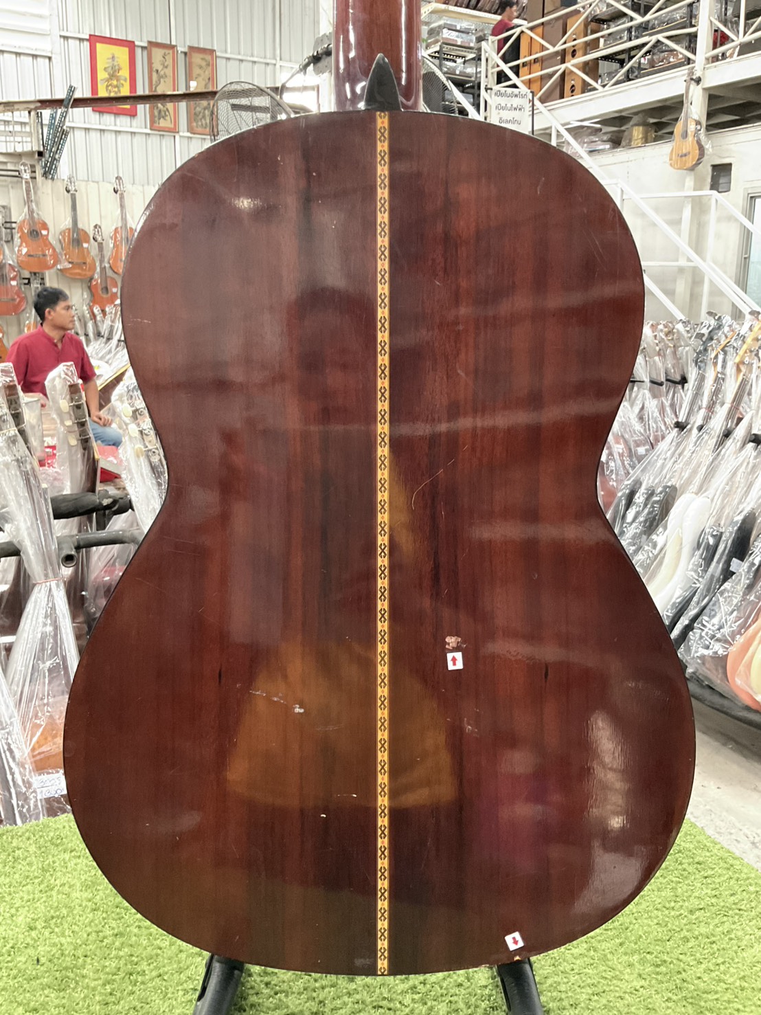 กีต้าร์คลาสสิค CLARK GUITAR : NO.10