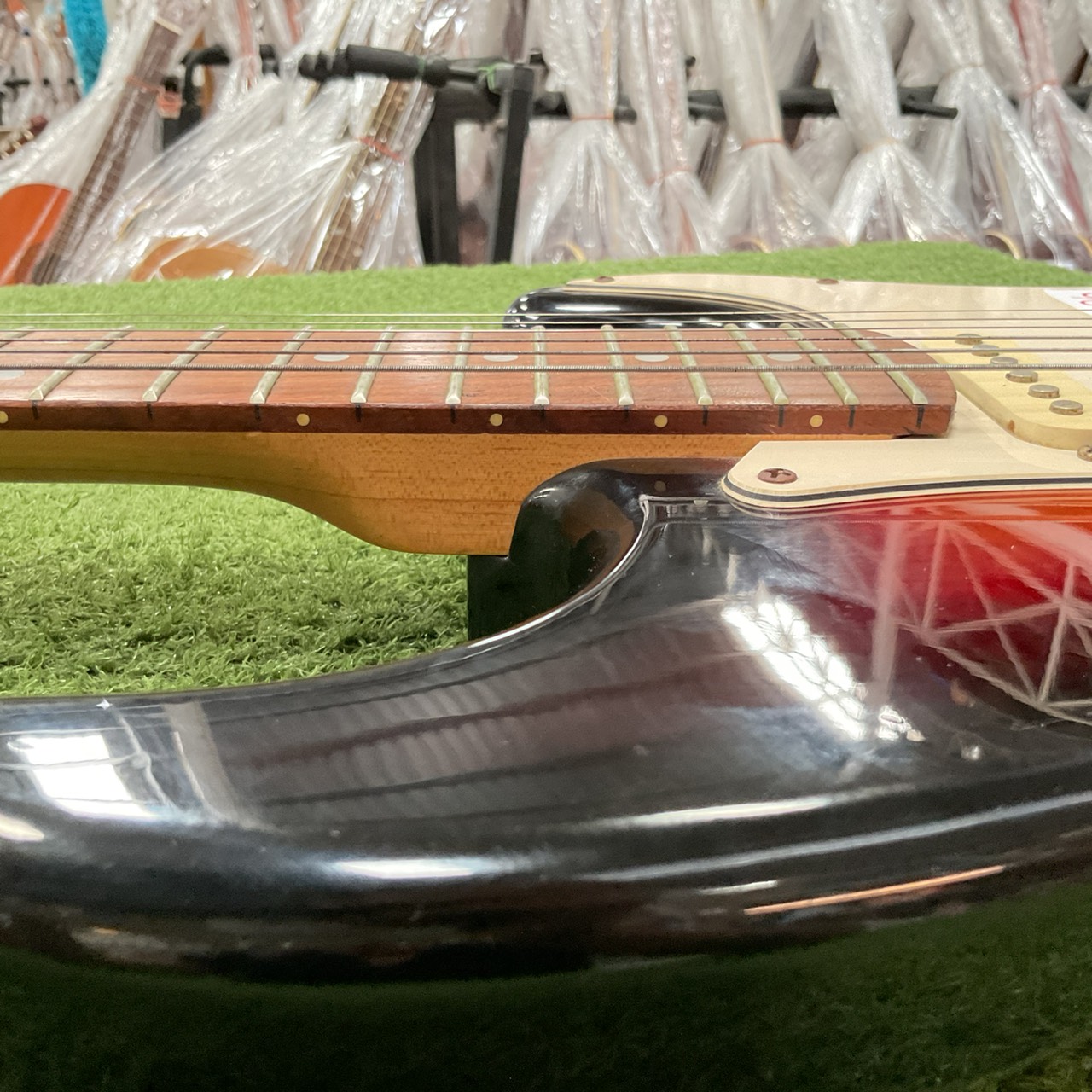 กีต้าร์ไฟฟ้า Legend