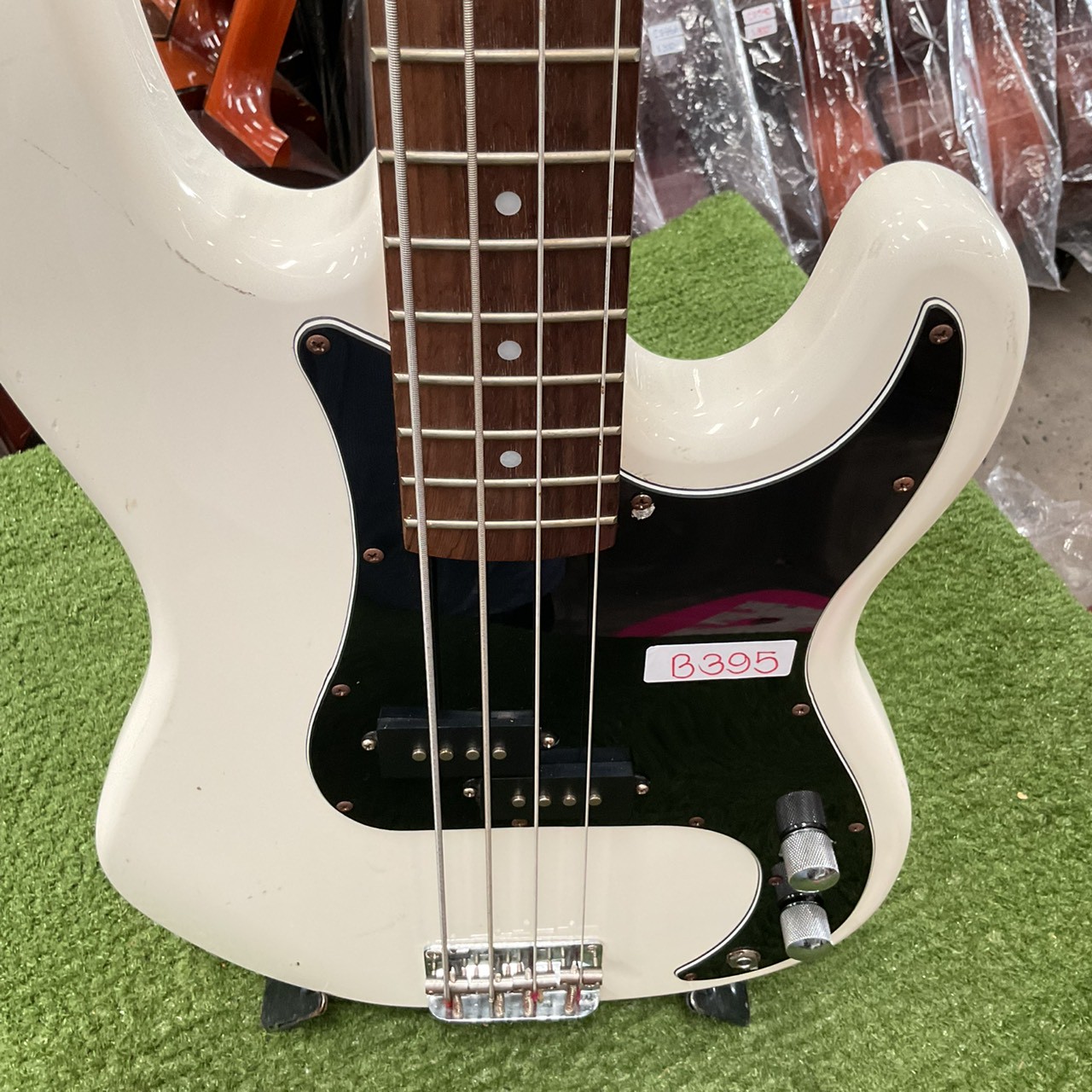 กีต้าร์เบส SELDER